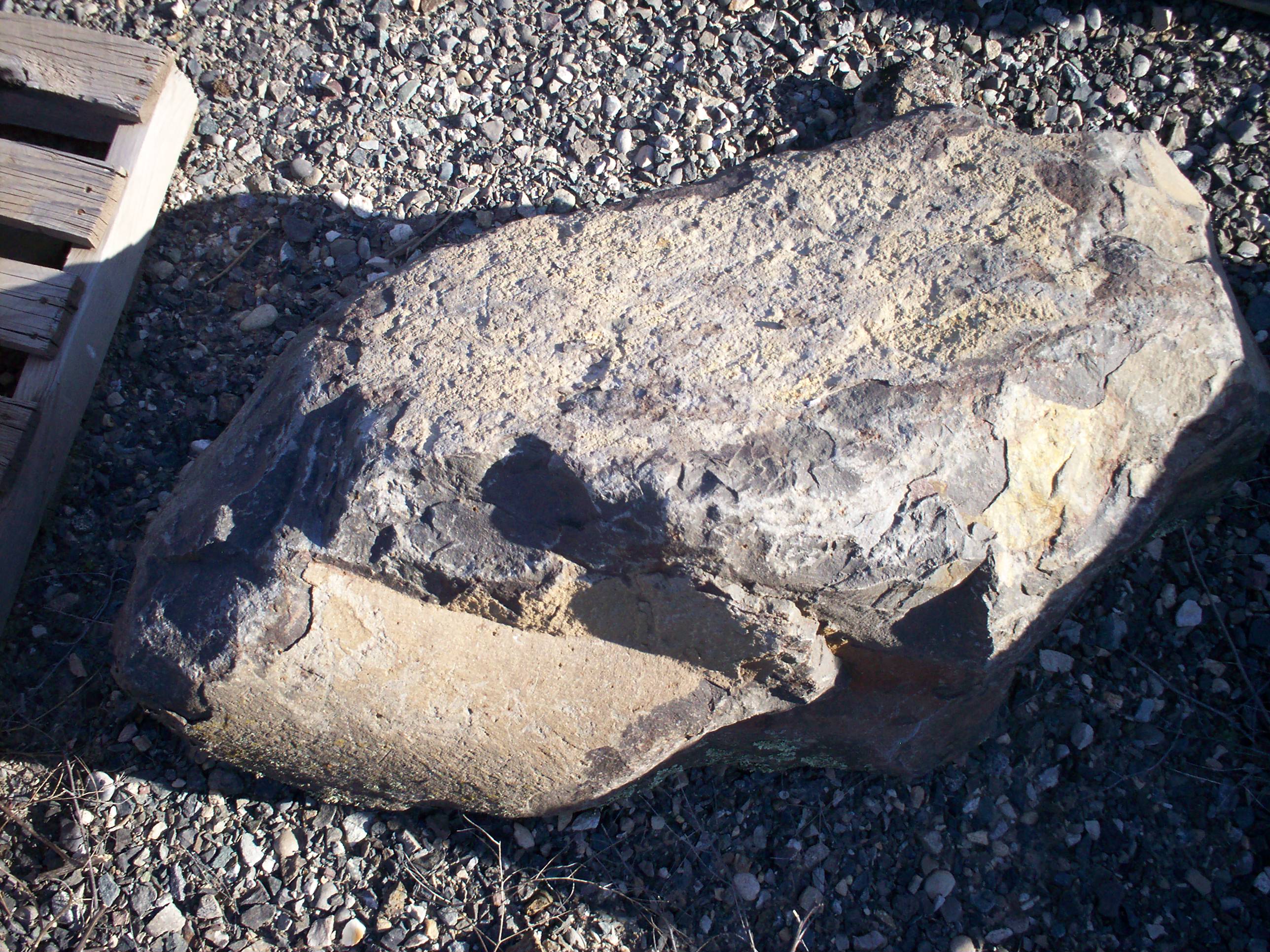 PROCKBOULDERBASALT
